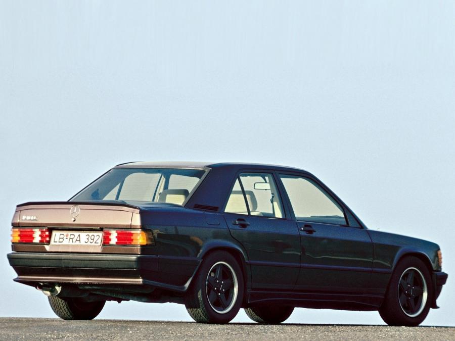  Mercedes-Benz 190 E 2.3 AMG 1988 года  (фото 2 из 3)